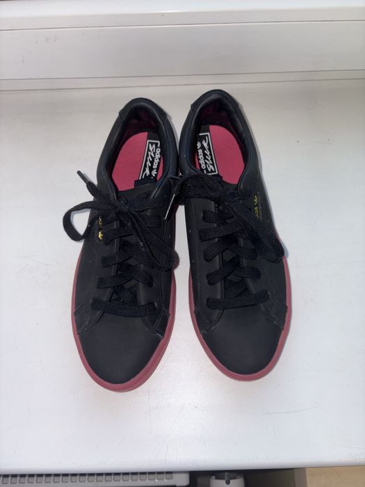 Жіночі кросівки adidas sleek (g27341)35 розмір