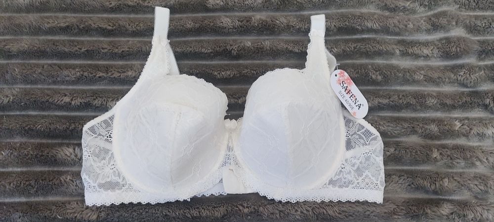 Жіноча білизна. Бюсти на чашку Е