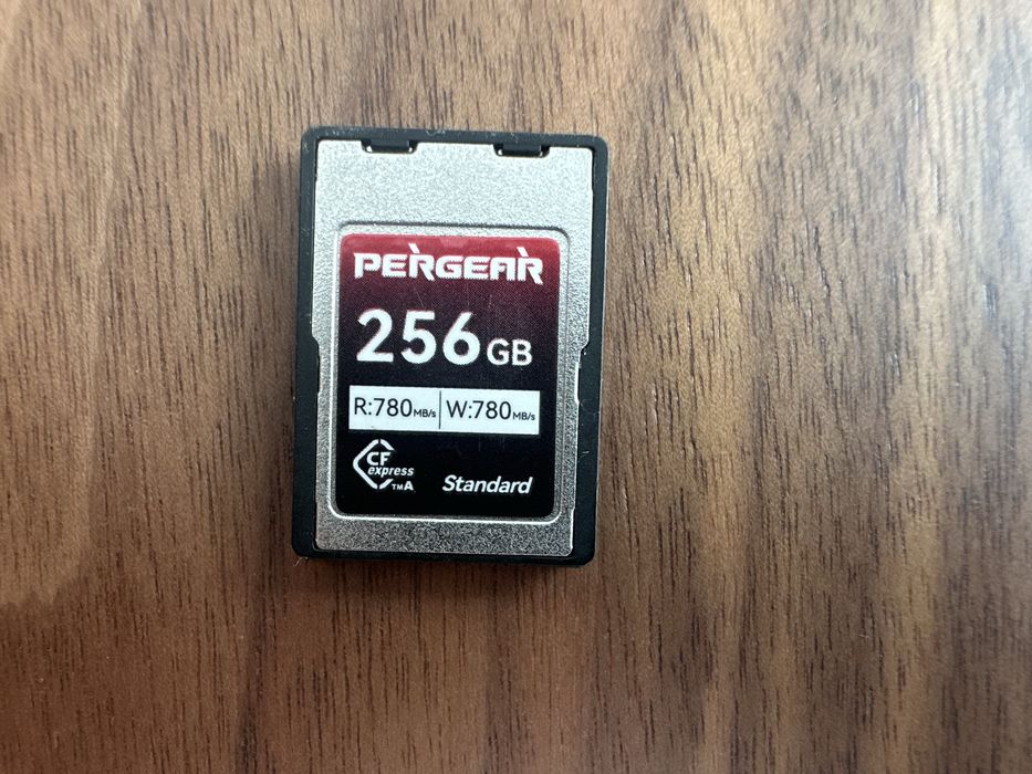 Leitor cartao + cartão CF 256 Gb