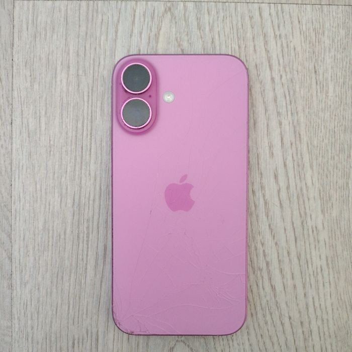 Iphone 16 różowy