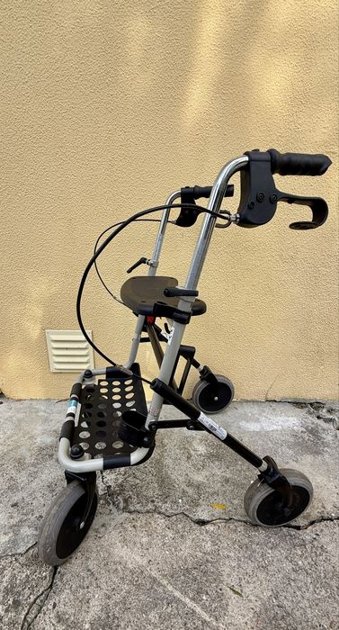 Andarilho Invacare Banjo com mt pouco uso