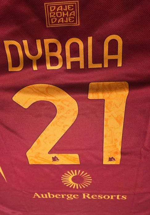 Equipamentos de futebol de treino (PSG e Roma)