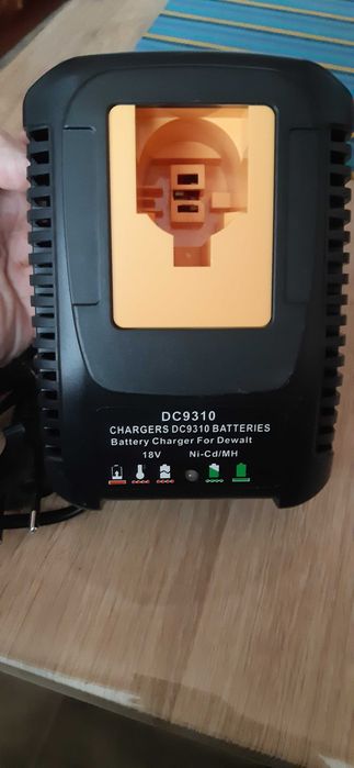Зарядне для Dewalt
