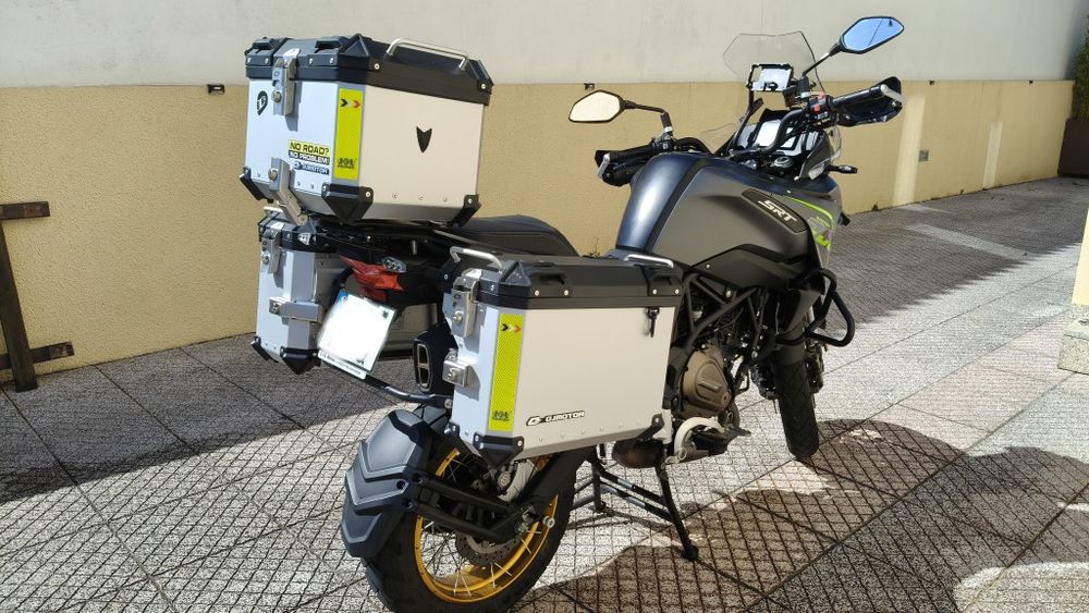 QJMOTOR SRT 700X, como nova, garantia até 2029