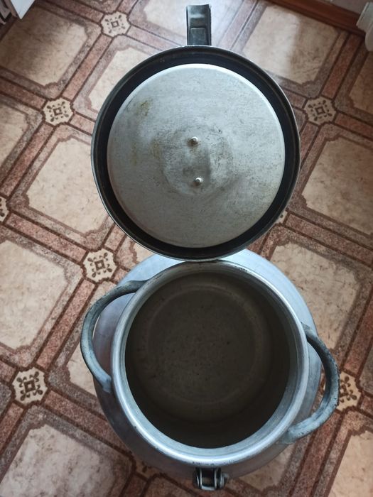 Продам металлическую ёмкость для воды