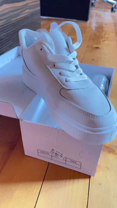 Кросівки, шкіра натуральна