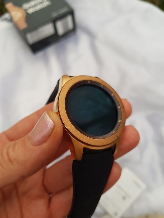 Смарт годинник  Samsung watch r810 42mm rose gold