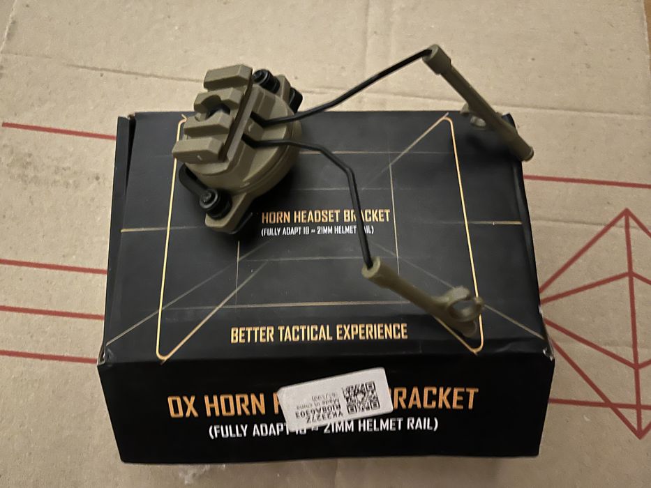 Кріплення для навушників