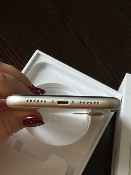 Apple IPhone 11 128gb ідеальний стан