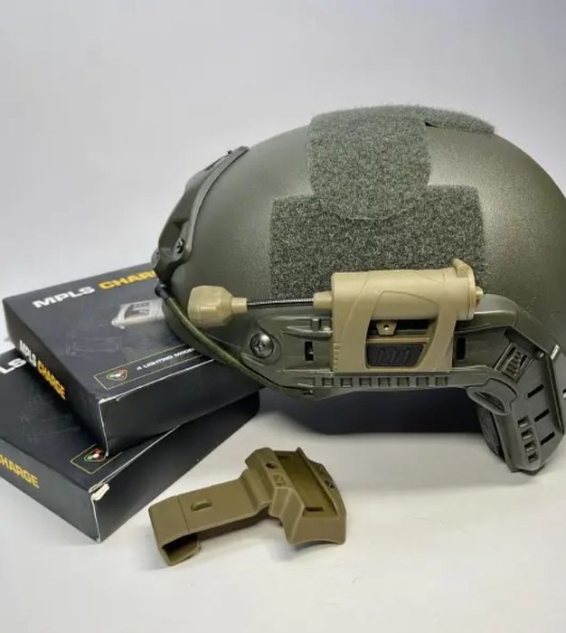 Тактичний ліхтар на шолом+ батарейка, фонарик на шлем,фонарь, ліхтар