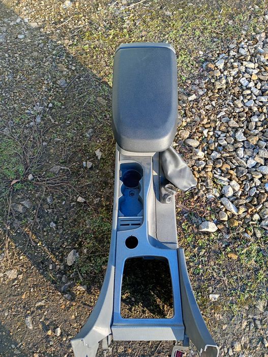 Tunel środkowy , podłokietnik Ford fokus MK2
