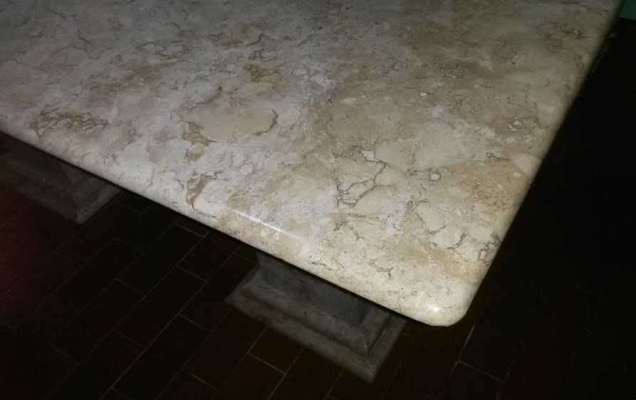 Mesa de Mármore Brasileiro