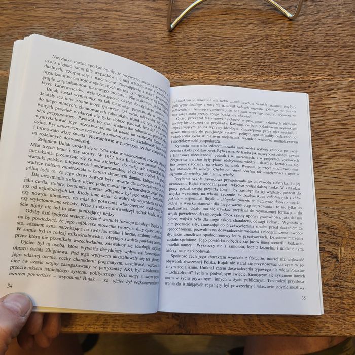 Książka Rodem z Solidarności pobiblioteczna ⁷¹