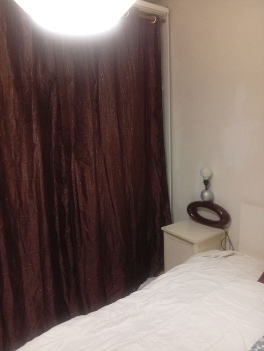 Tenho quarto para alugar na zona de Porto salvo Oeiras  entrada imediata