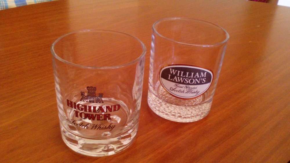 Copos de Whisky Highland Tower e William Lawson's Novos