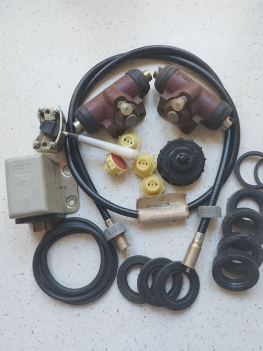 Stare części Prl cylinderki i inne drobiazgi