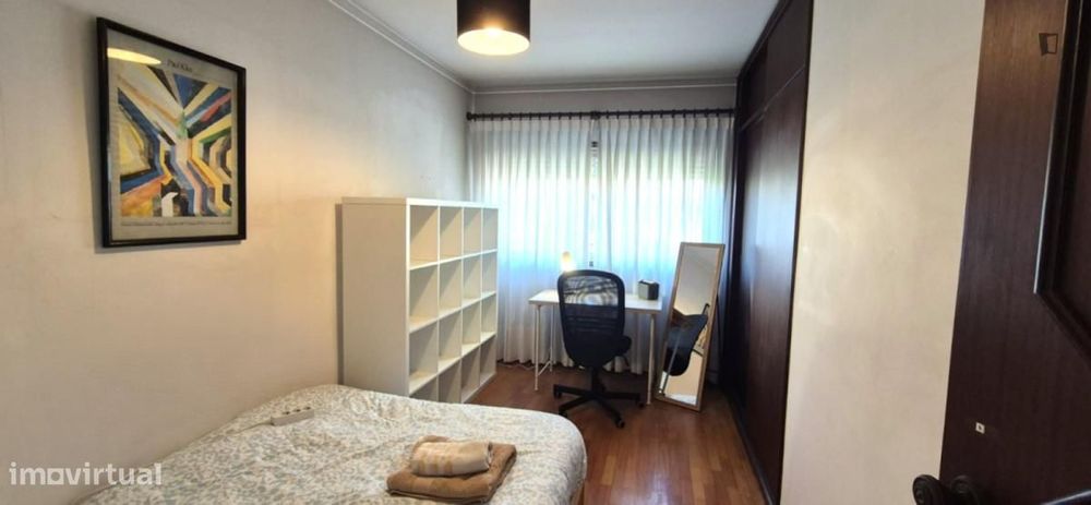 Quarto - localizado em Guimaraes