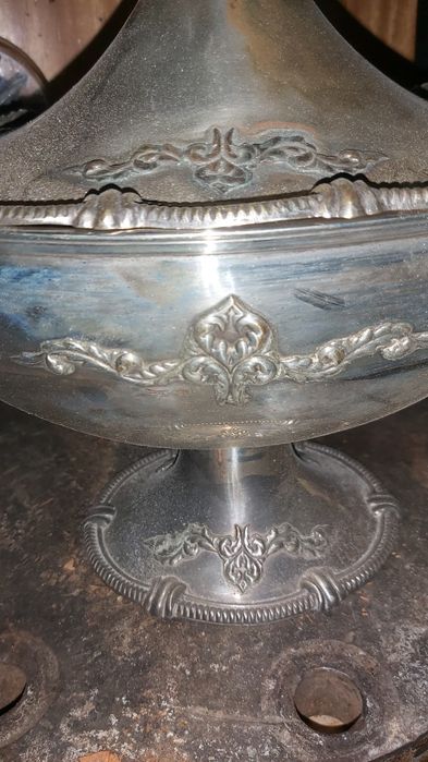 Terrina em  casquinha antiga