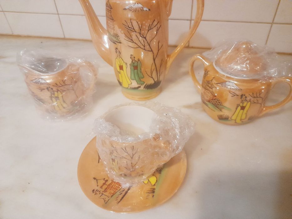 Conjunto de Peças Antigas em Porcelana de Conjunto de Café/Chá Japonês