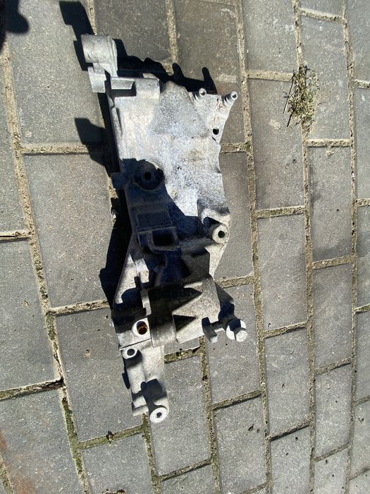 Mocowanie wspornik alternatora 2.0 Jumpy Expert Proace Vivaro 3 III 16