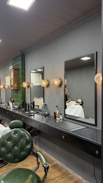 Espelho Profissional 80x110 com Moldura em Madeira, Estado Impecável