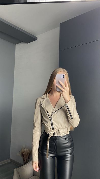 Бежева косуха з еко шкіри, розмір хs