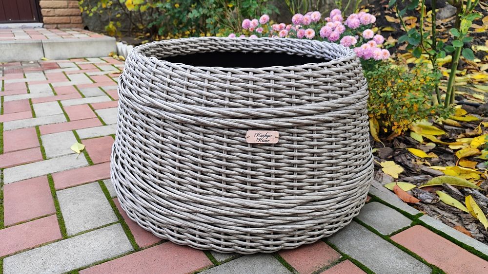 Кашпо з ротангу ( горщик для квітів)