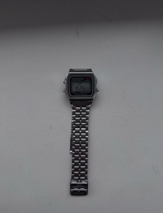 Casio годинник, електронний