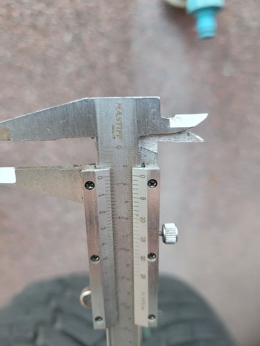 Opony 4szt Nokian zimowe 215/50 17