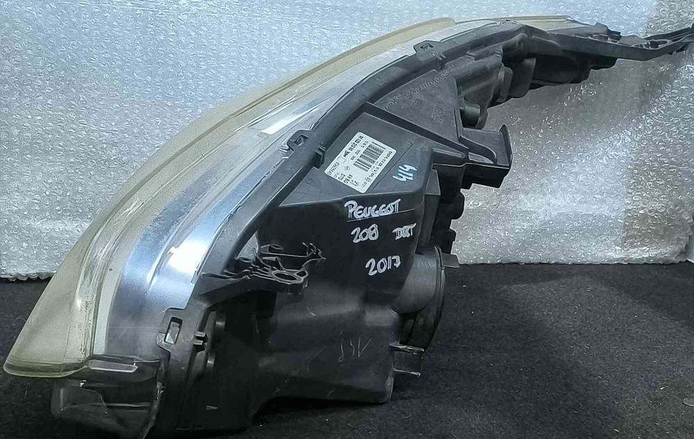 Ótica / Farol Direito 9802221280 - PEUGEOT 208 I