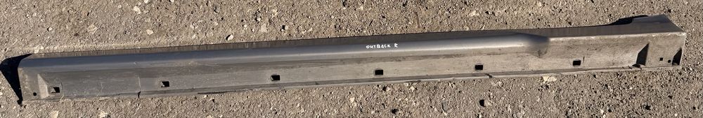 Накладка порогу права subaru outback 99-03