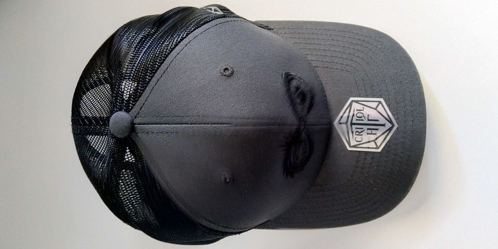 Boné marca CRITIQL HIT - Infinity Dragon D Charcoal. Ajustável. NOVO!