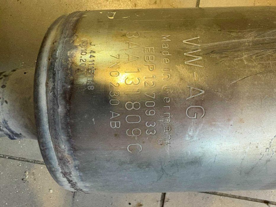 Сажовий фільтер  каталізатор фольцваген пасат В7 америка 2014рік