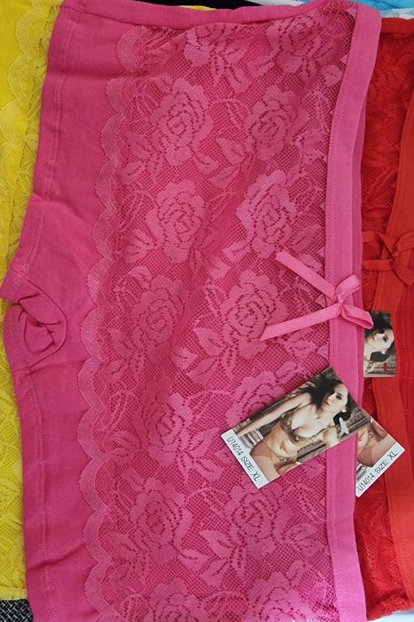 Білизна: бюстгальтер та трусики