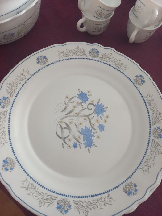 Conjunto de louça completo