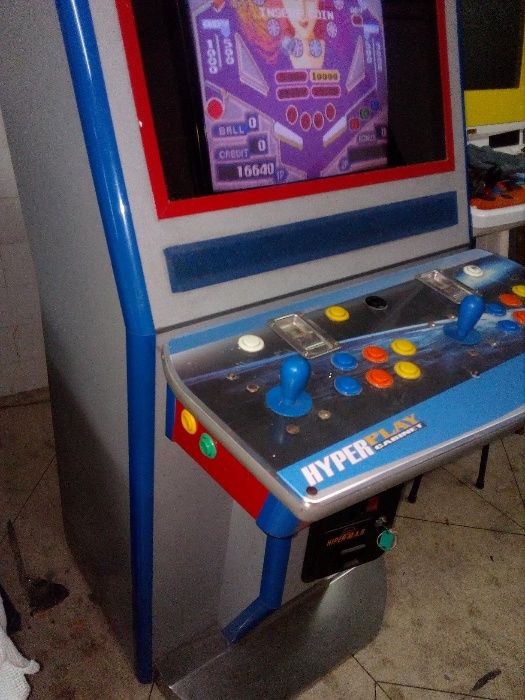 Máquina arcade como nova jogo Pinbal original