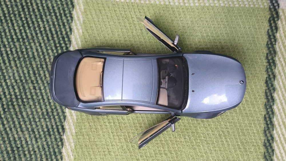 Машинка BMW 6 Series 1.24 Hongwell