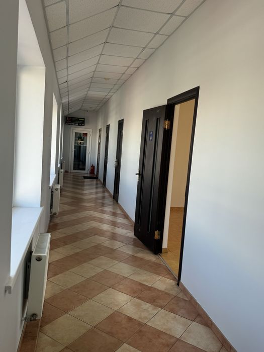 Здам офіс 30м.кв центр міста.Прохідне місце +ремонт+стоянка