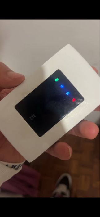 Roteador portatíl ZTE, com internet infinita