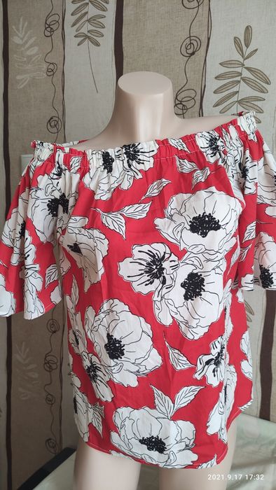 Фірмові дві блузки