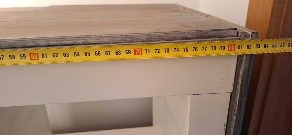 Estantería moderna com cestos - ideal para guardar sapatos ou como móvel de entrada