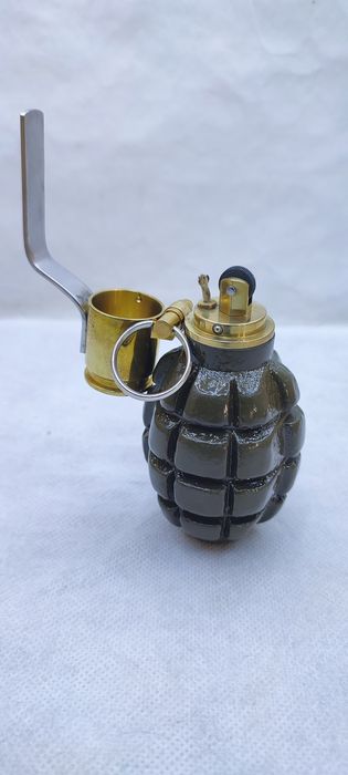 Бензинова зажигалка Ф1 лімонка
