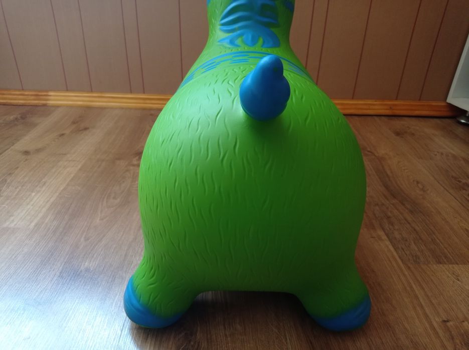 Коник стрибунець, в гарному стані