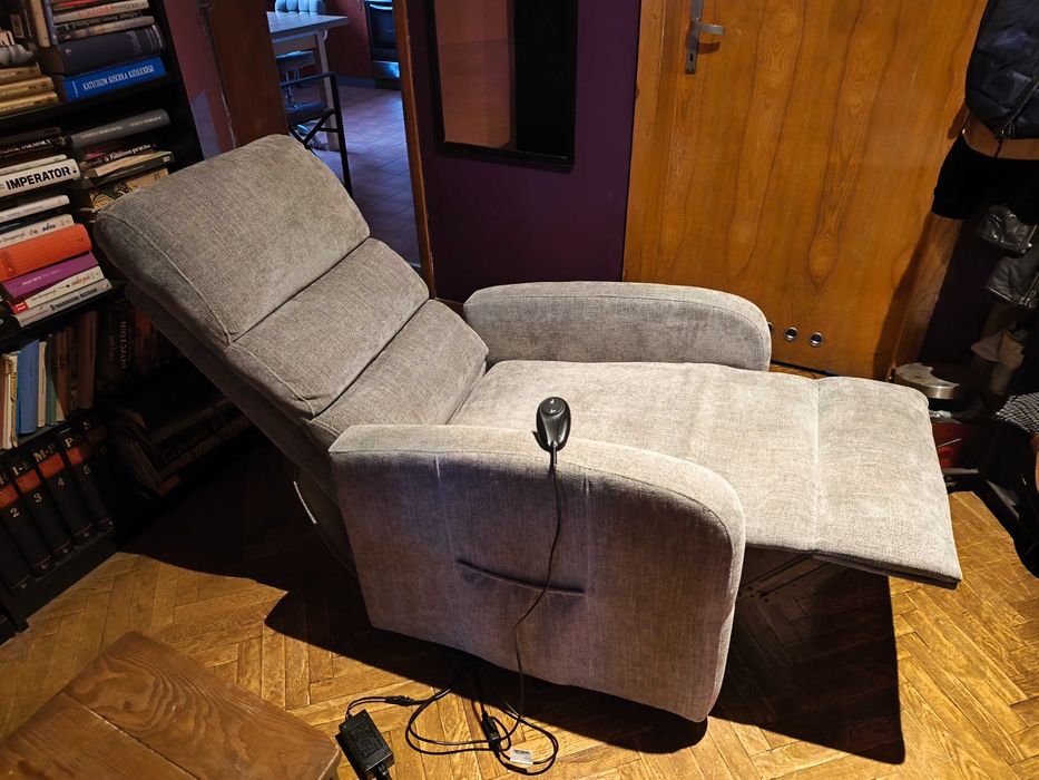 Fotel rozkładany elektrycznie