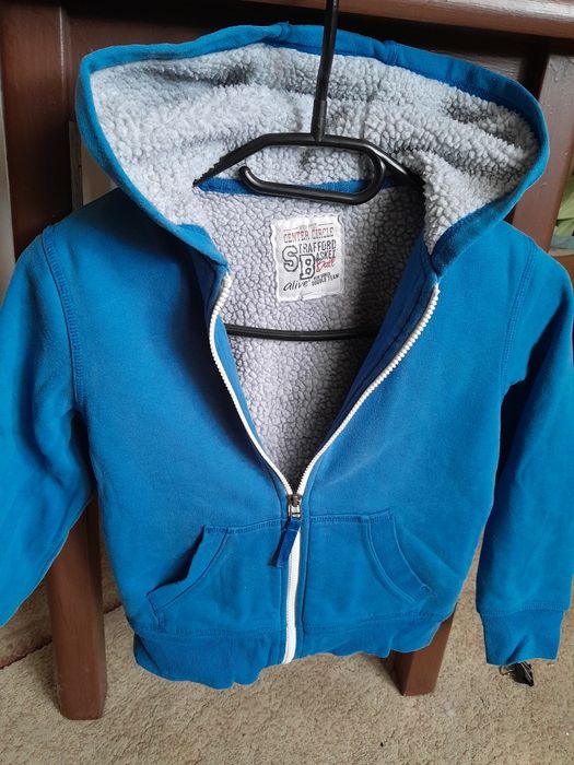 Bluza ocieplana z kapturem rozmiar 122