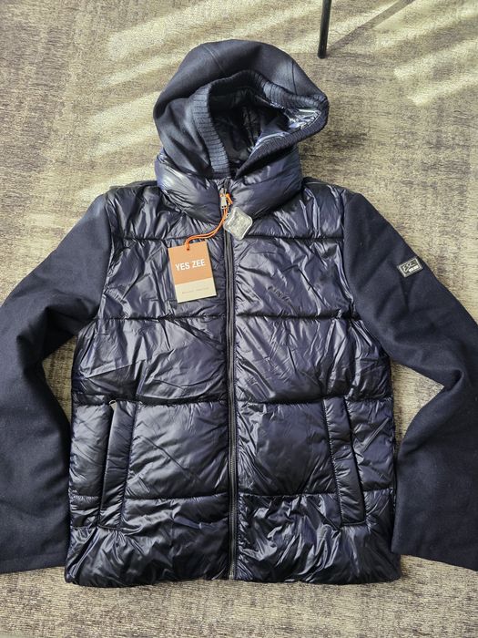 Casaco de penas marca Yes Zee Novo