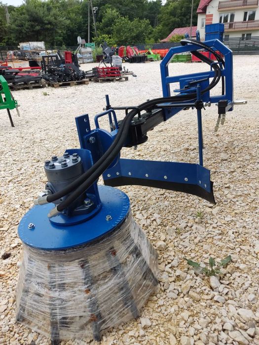 Odchwaszczacz hydrauliczny do kostki krawężników szczotka