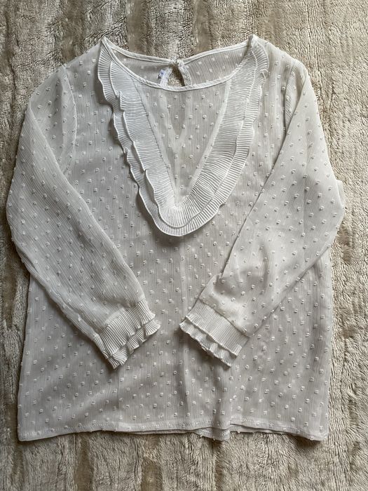 Biała bluzka s zwiewna