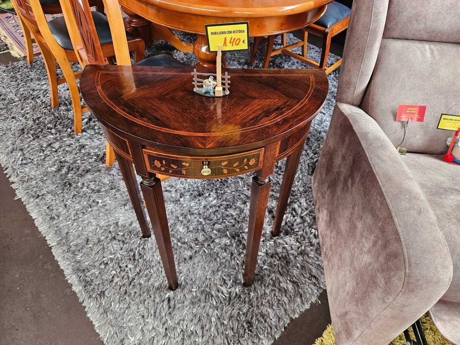 Mesa de apoio, Restaurada