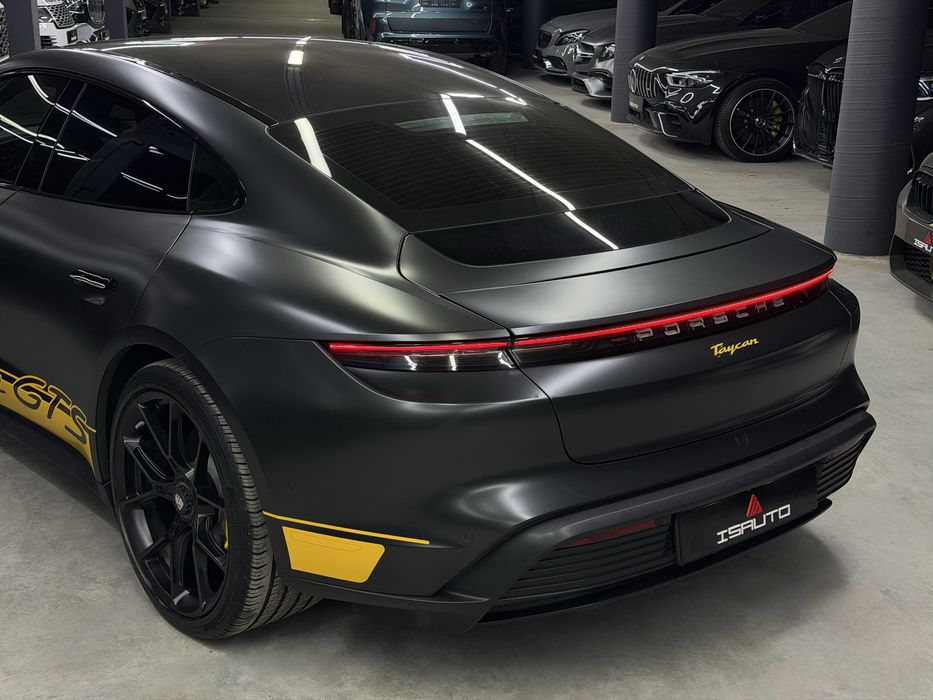 Porsche Taycan 4S